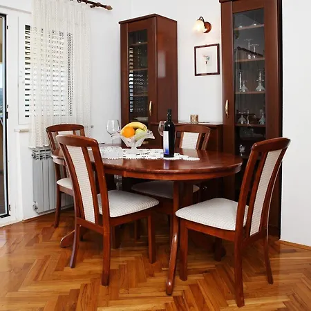 Ivana Apartment *